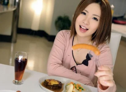 Bạn trai sau khi ăn tối thì chịch em
