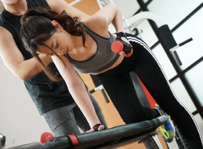 Người phụ nữ thiếu thốn tình dục và anh PT số hưởng âm ái với nhau