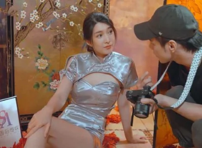 Anh nhiếp ảnh gia chén người mẫu ngay buổi chụp đầu tiên